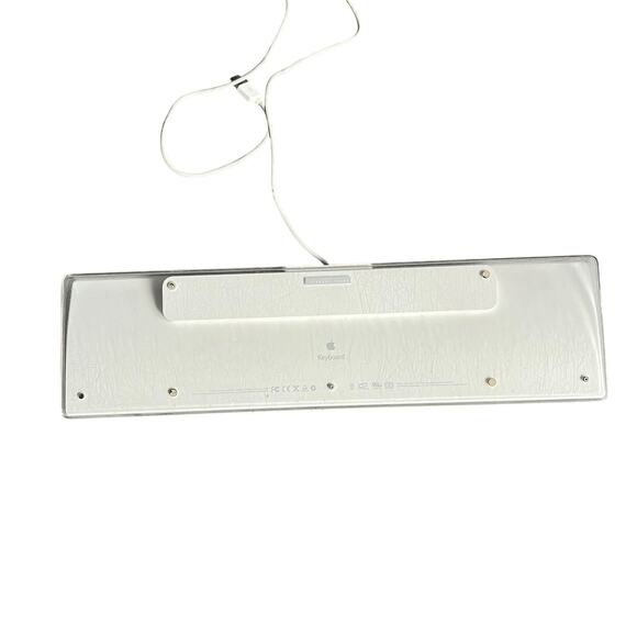 Apple Computer Keyboard Model A1048 Wired White Vintage Full Size - Picture 7 of 11